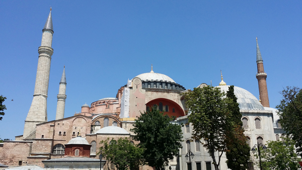 이스탄불에 있는 과거 정교회 성당이자 현 모스크인 '아야 소피아'