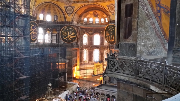 2층에서 내려다본 1층