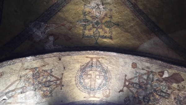 기독교 문양에 덧칠한 이슬람 문양