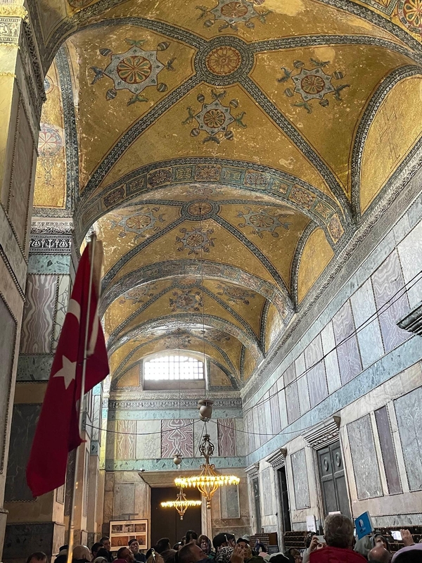 2층 천장에 그려진 문양들