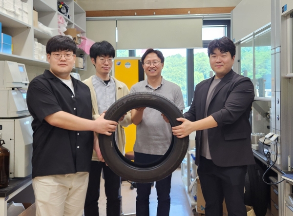 KAIST 화학과 홍순혁 교수 연구팀. KAIST 제공