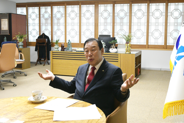 최민호 시장이 시정4기 3주년을 맞아 그동안의 소회와 앞으로의 계획에 대해 밝히고 있다. 세종시 제공