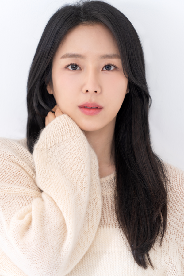 예원, 새 프로필 공개 '청순+고혹美' < 방송/연예 < 문화 < 기사