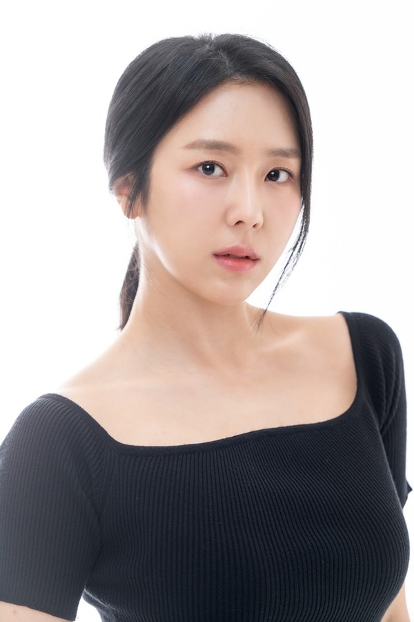 예원, 새 프로필 공개 '청순+고혹美' < 방송/연예 < 문화 < 기사