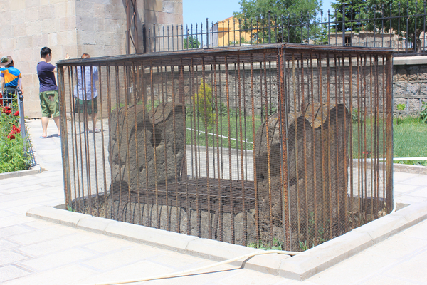 지하에서 지하로 올라오는 두레박 통로