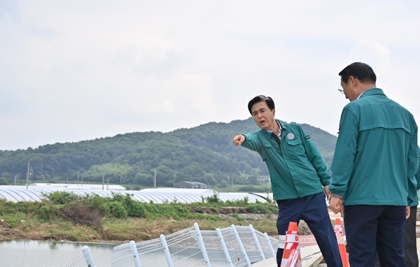 <b>김태흠 지사</b>, <b>호우 피해 복구</b> 현장 점검