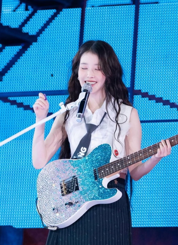 사진=아이유 SNS