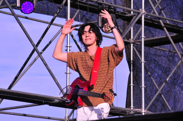 사진= 14일 '2025 사운드 플래닛 페스티벌'에서 밴드 넬 베이스 이정훈이 무대를 즐기고 있다. 2025.09.14. 박지혜 기자