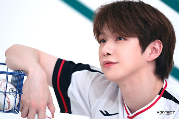 사진=강다니엘 공식 트위터