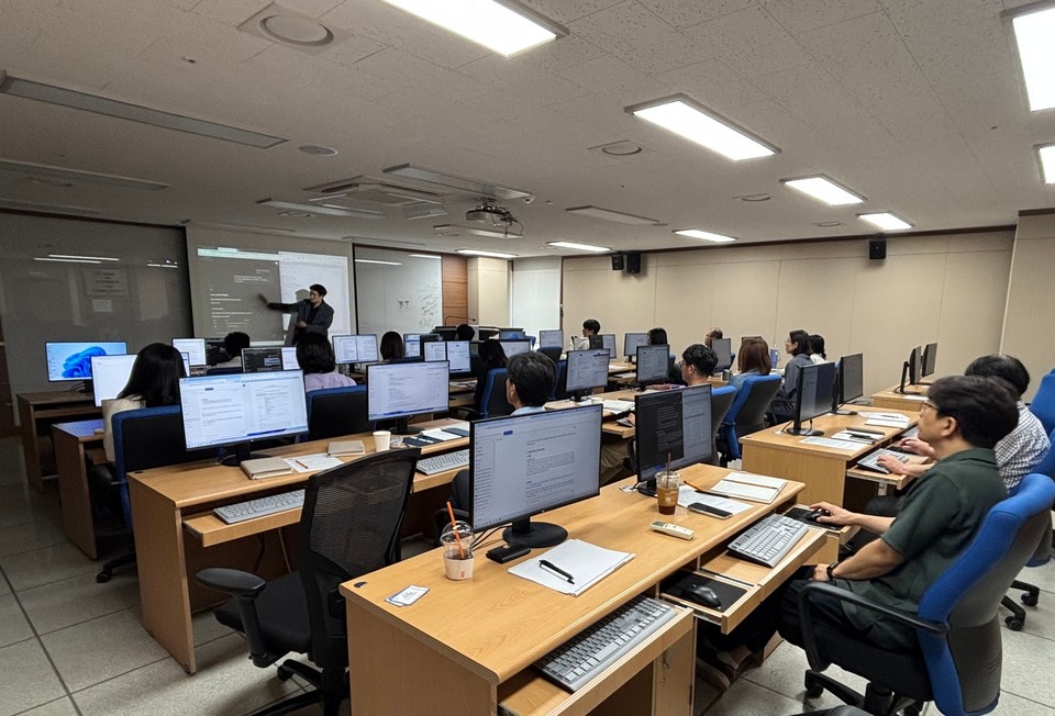 세종시 ‘생성형 인공지능 딥리서치(Deep Research) 전문교육’ 모습. 세종시 제공