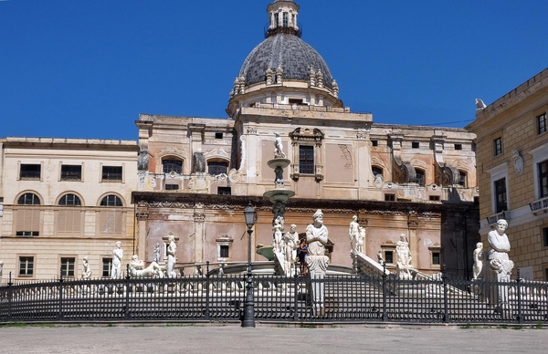 시칠리아 팔레르모에 있는 '알렉산드리아의 성 카타리나 성당’