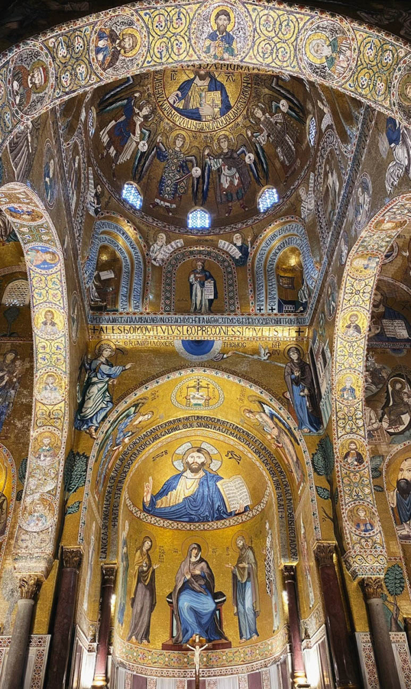 '알렉산드리아의 성 카타리나 성당’내부