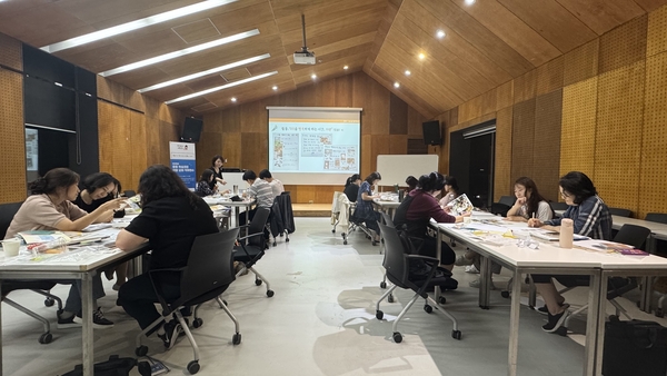 교사의 학습지원 전문성을 높여 학생들에게 보다 효과적인 학습 환경을 제공하는 데 기여하기 위해 세종시교육청이 ‘2025 중등 학습코칭 역량 강화 직무연수’를 운영했다. 사진은 성공하는 습관을 위한 시간관리 전략 강의 모습. 세종시교육청 제공