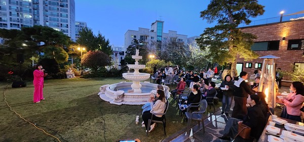 지난달 29일 대전사랑메세나 주최로 작은음악회가 열리고 있다. 대전사랑메세나 제공