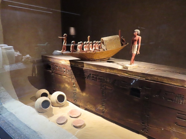 고대 이집트인의 배와 그릇