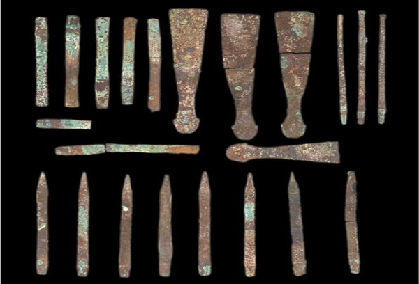 피라미드 건축 도구들