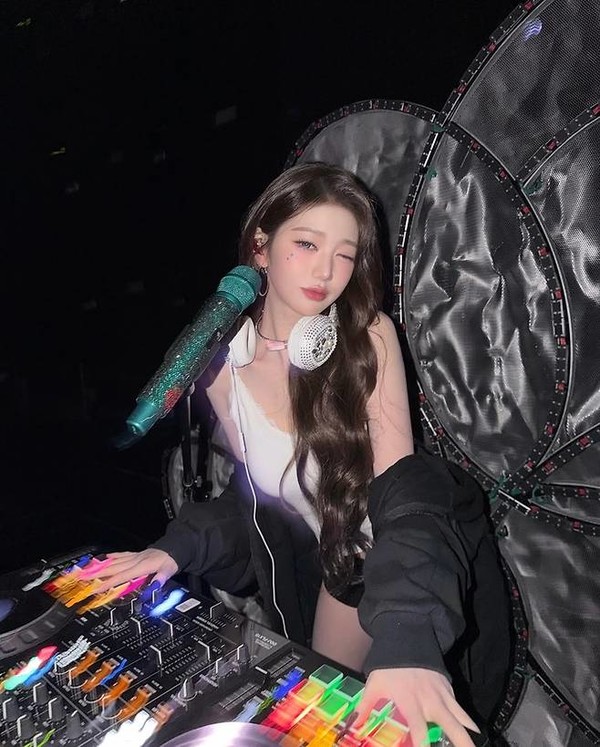 사진= 장원영 SNS