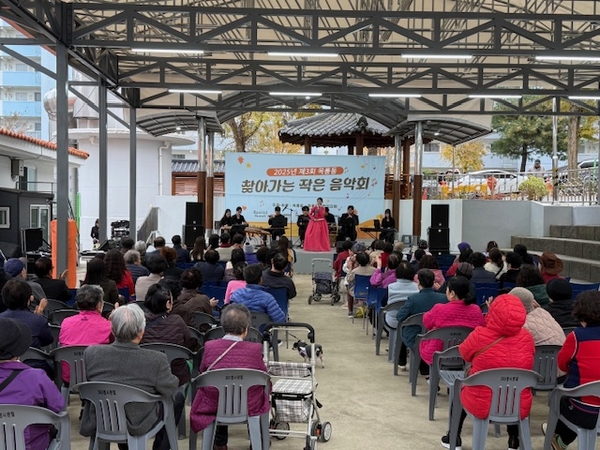 공주시 옥룡동, '제3회 찾아가는 작은 음악회' 개최 - 뉴스 썸네일 이미지