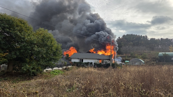충남 태안 근흥면 안기리 단독주택 화재. 태안소방서 제공
