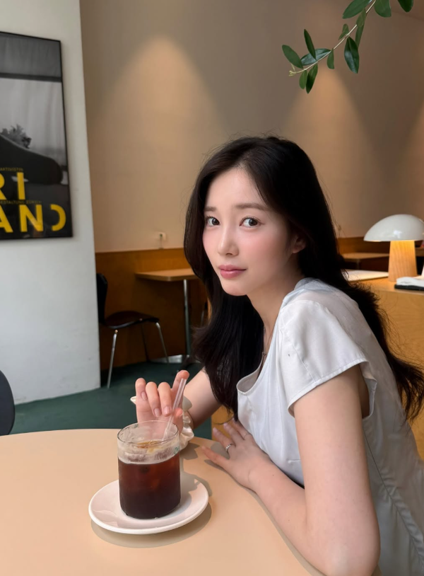 사진=윤채경 인스타그램