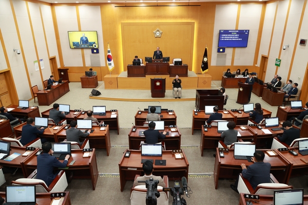 사진은 충주시의회 정례회의 진행 모습. 충주시의회 제공