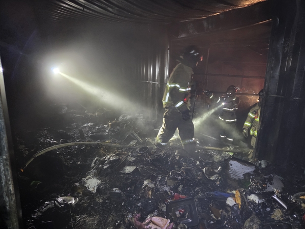 충남 아산 도고면 컨테이너 화재. 아산소방서 제공