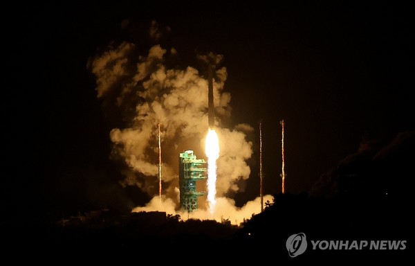 누리호 4차, '완벽 성공'... 큐브위성 12기 교신률 100% - 뉴스 썸네일 이미지