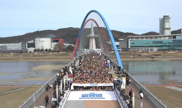 10주년 맞은 '2026 선양 맨몸마라톤' 6천 인파로 후끈