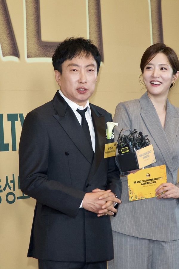 박명수, 라디오DJ 대상 영예... "지드래곤· 아이유 와주면 감사"