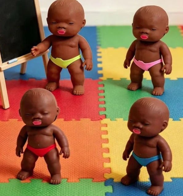 흑인 아기 인형 훼손 밈 확산... 시민단체 "명백한 인종차별" - 뉴스 썸네일 이미지