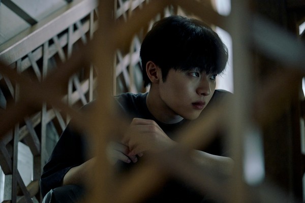 최현욱, '<b>맨 끝줄 소년</b>'으로 변신... 공개 시간은? (+몇부작)
