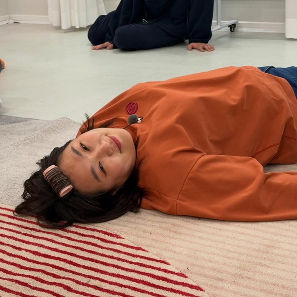 이수지, 성대결절로 수술대... 활동 차질 있을까 - 뉴스 썸네일 이미지