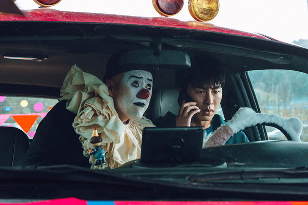 "악몽이라니요, 알바죠"... 넷플릭스 '꿀알바' 메인 예고편 공개 - 뉴스 썸네일 이미지